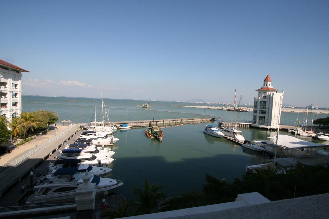 Profolio @ Straits Quay Aparthotel Tanjung Tokong Exterior photo